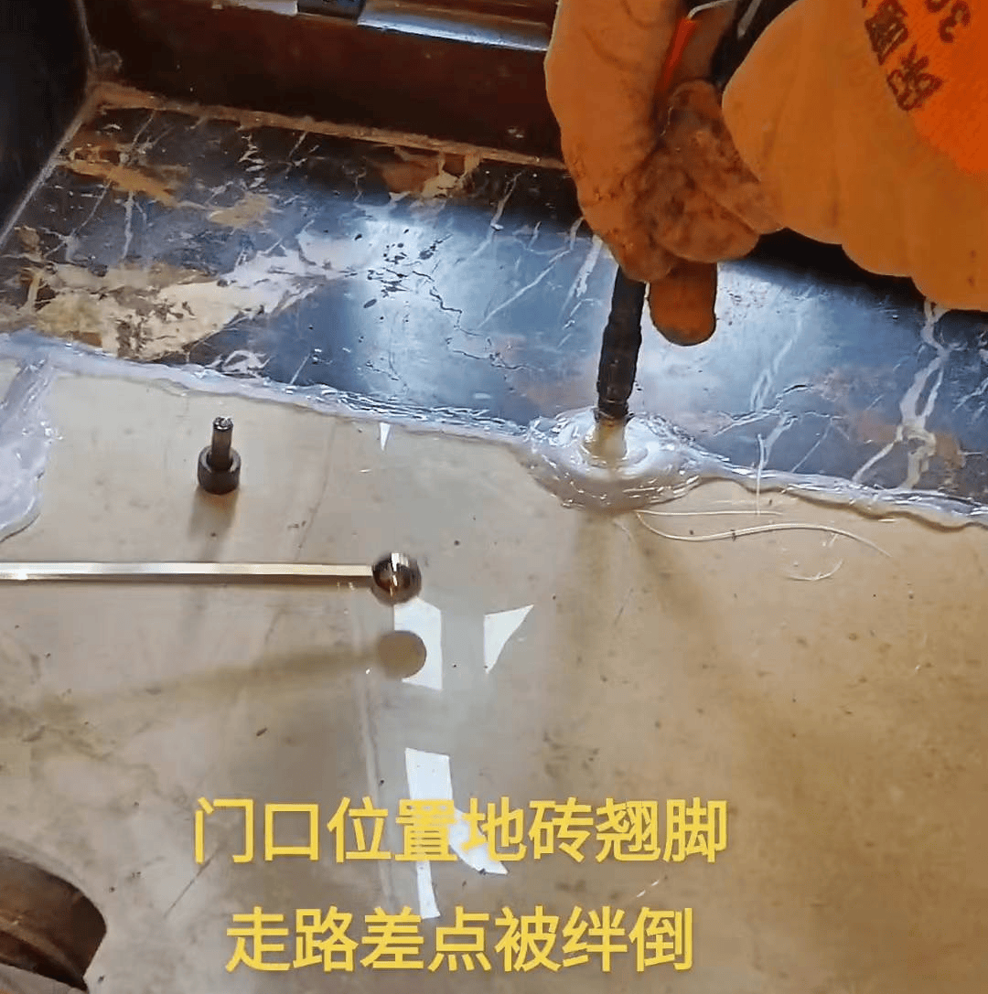 地面大面积空鼓怎么处理视频(地面大面积空鼓怎么处理视频讲解)